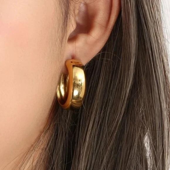 NEW 18K GOLD WIDE HOOP EARRINGS - Picture 3 of 6